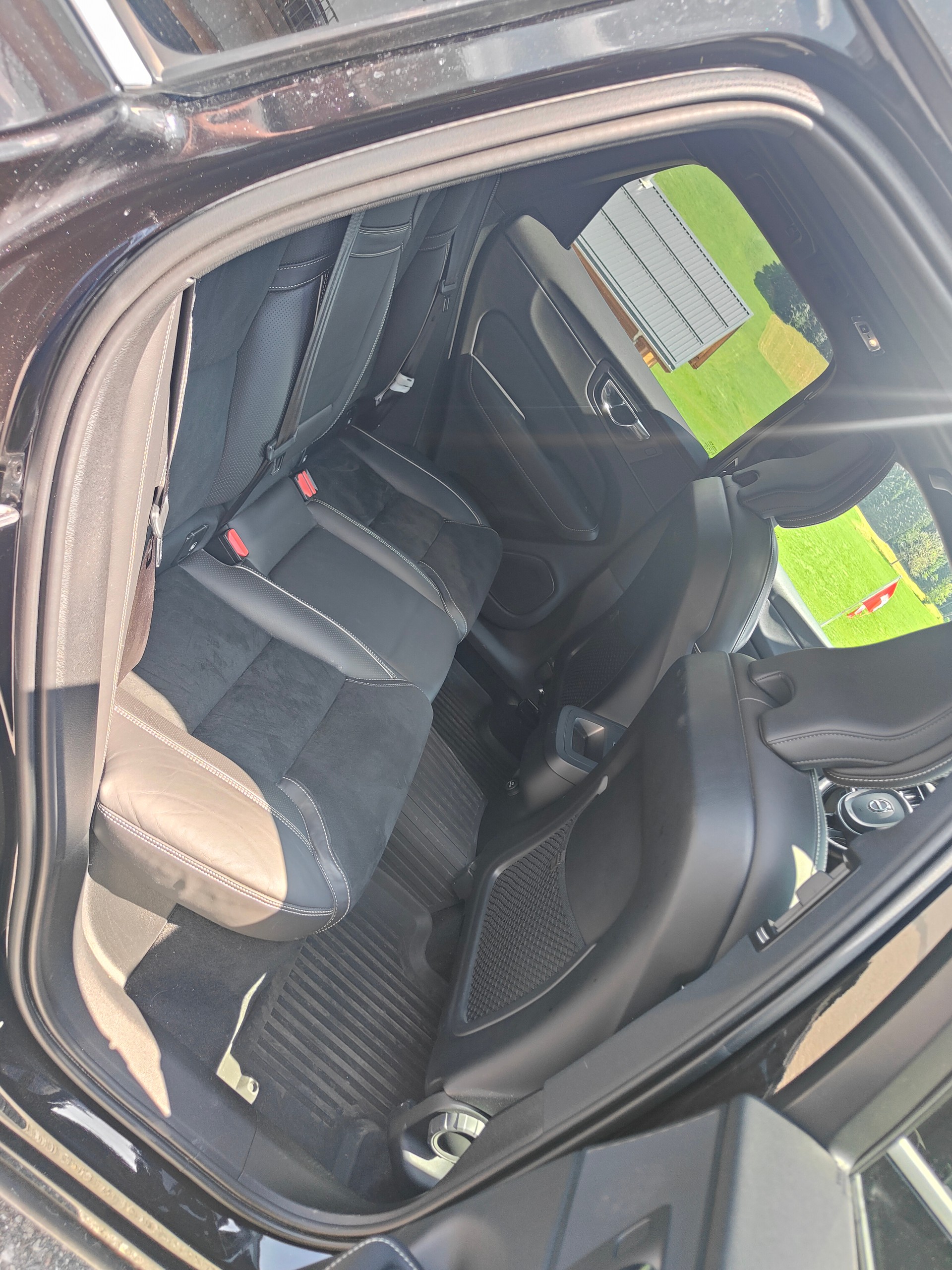 VOLVO XC60 D5 AWD R-Design Geartronic-image-9