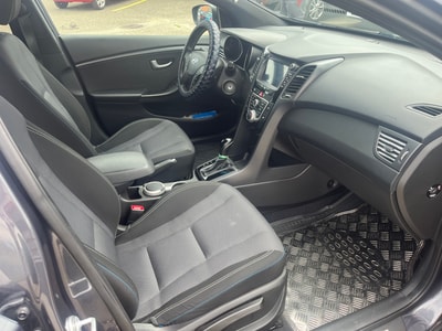 HYUNDAI i30 Wagon 1.6 CRDi GO Automatic DCT-image-5