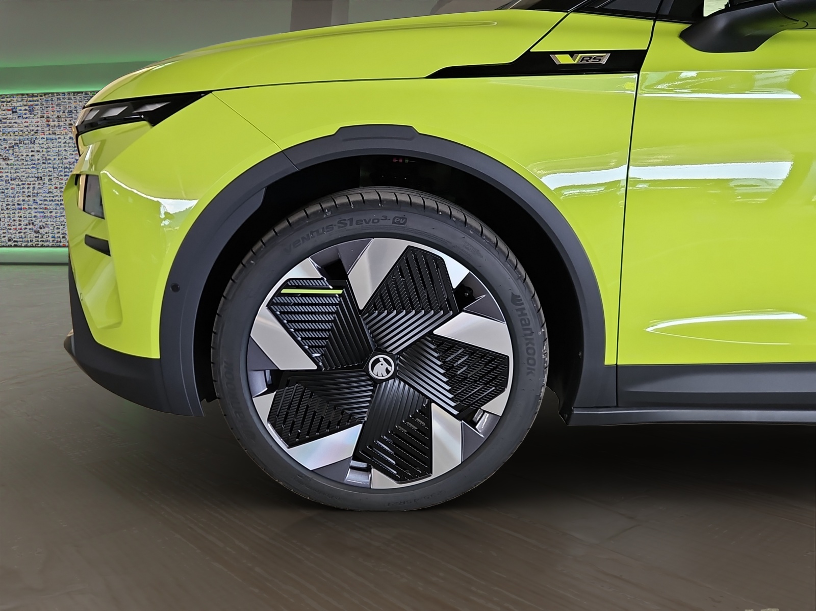 SKODA Elroq RS 4x4-image-5