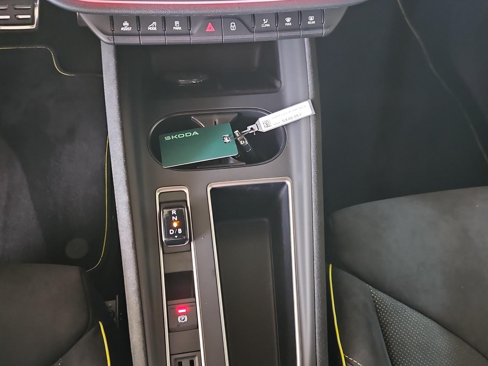 SKODA Elroq RS 4x4-image-23