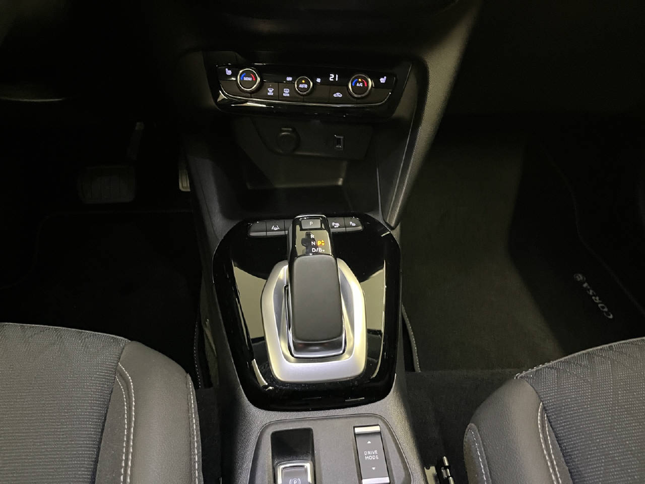 OPEL Corsa-e Elegance-image-10