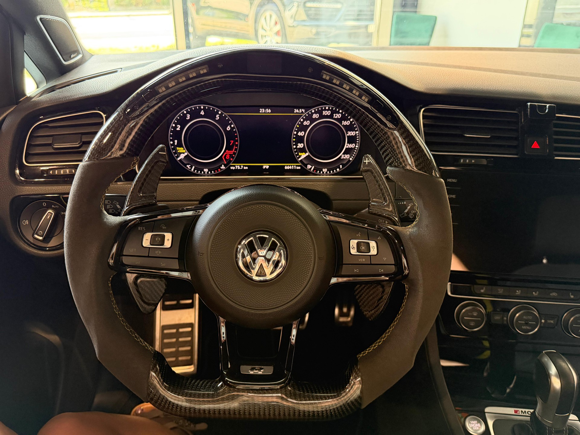VW Golf 2.0 TSI R 4Motion DSG-image-6