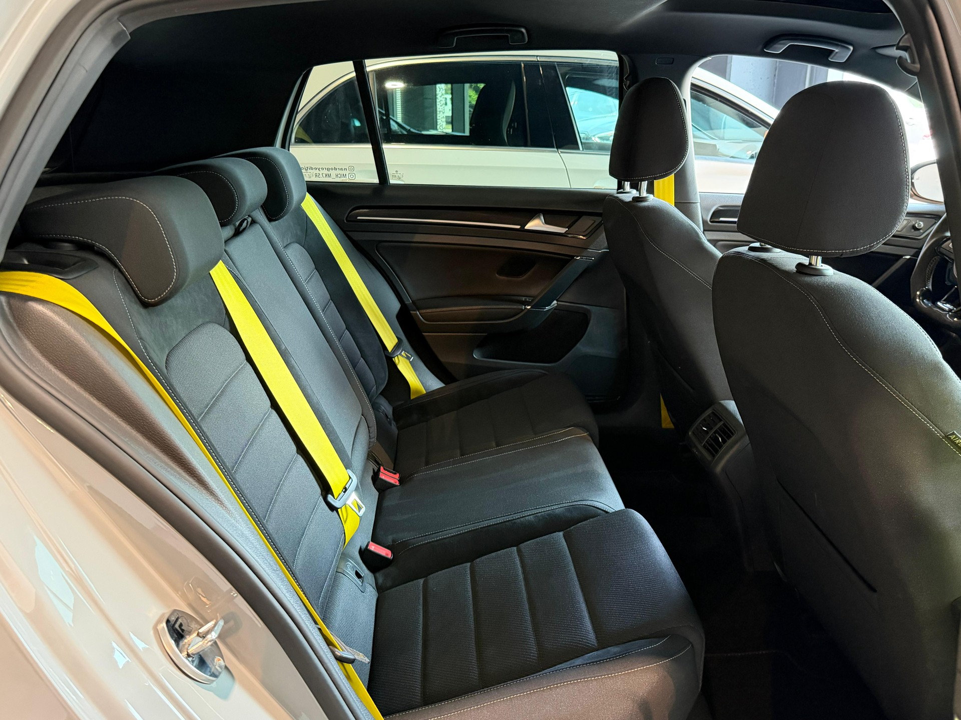 VW Golf 2.0 TSI R 4Motion DSG-image-11