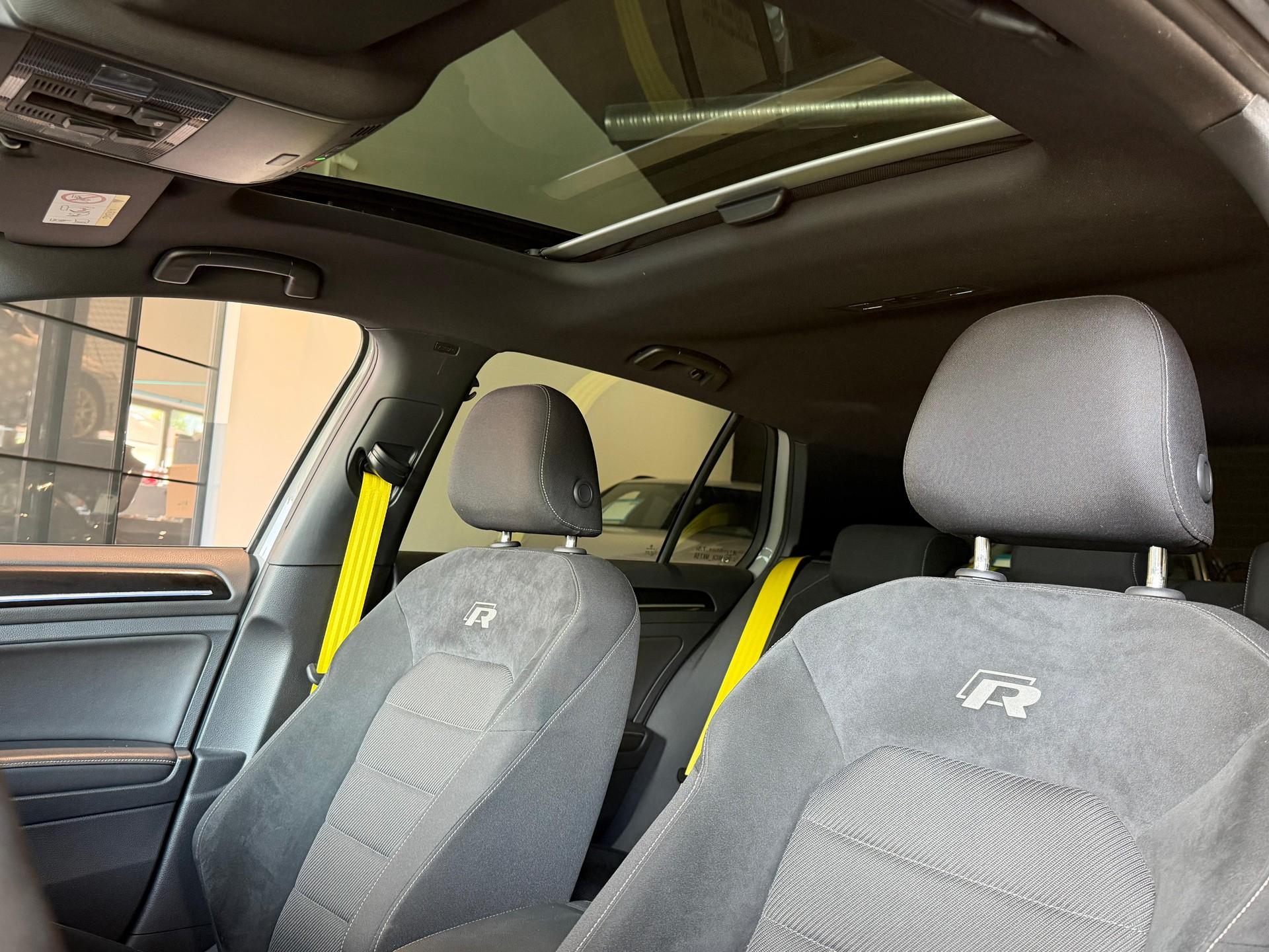 VW Golf 2.0 TSI R 4Motion DSG-image-10
