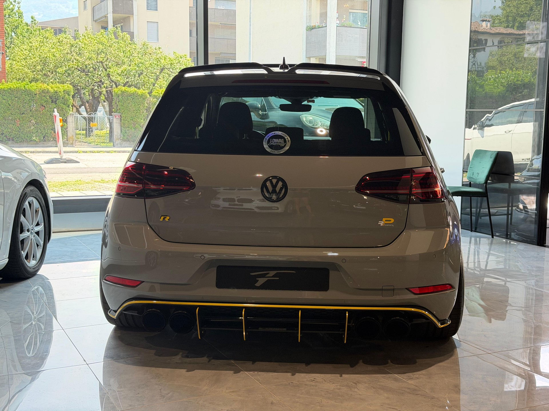VW Golf 2.0 TSI R 4Motion DSG-image-4