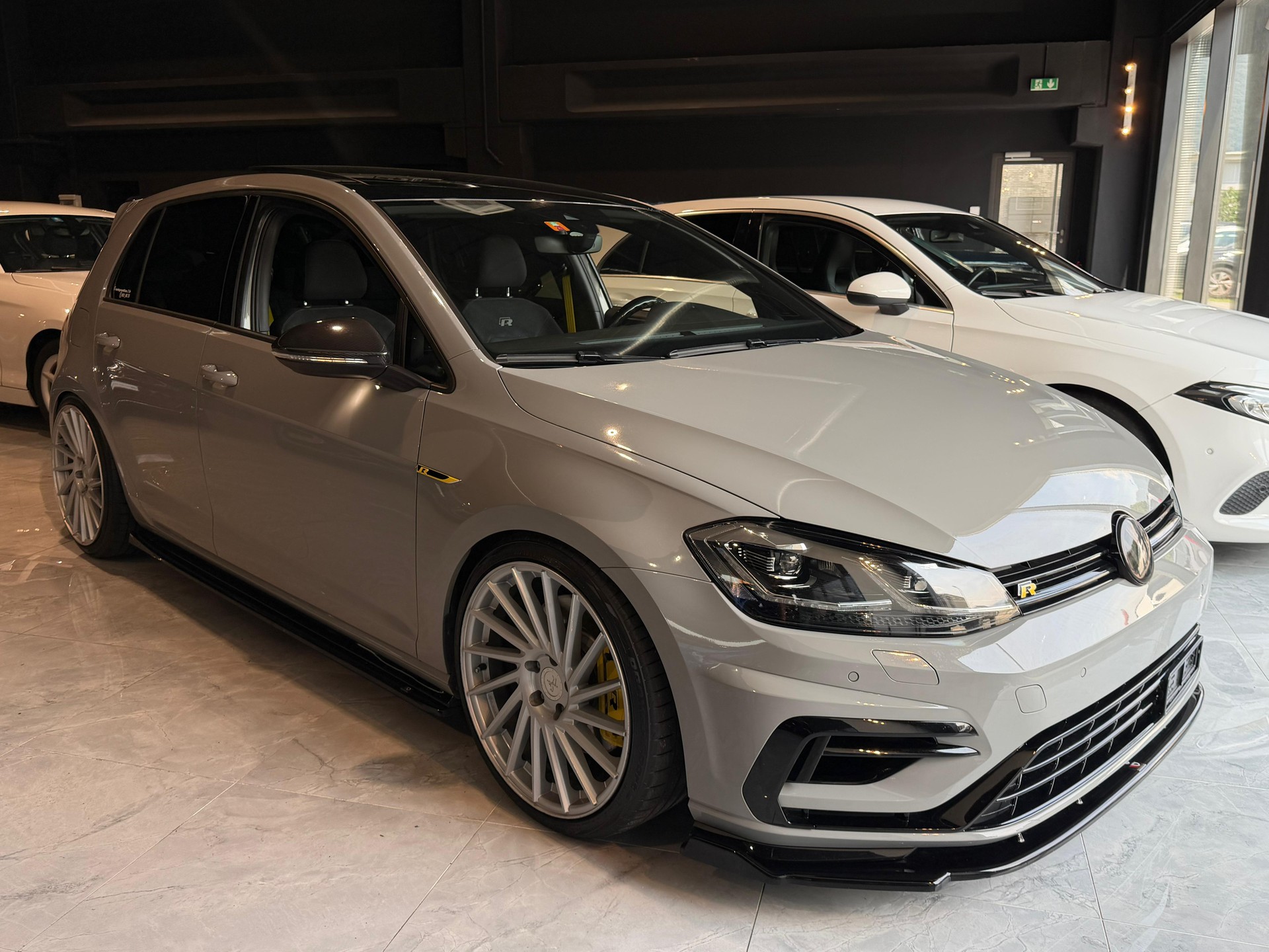 VW Golf 2.0 TSI R 4Motion DSG-image-1