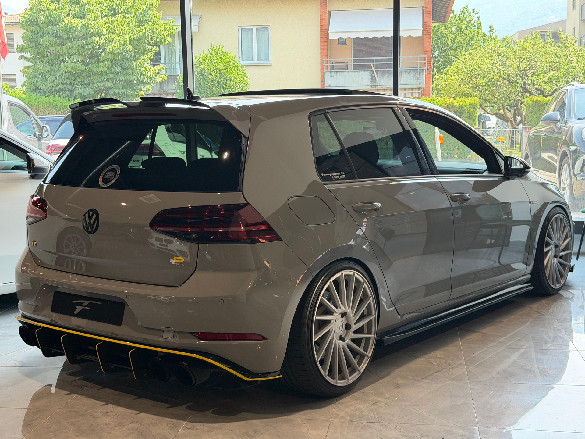VW Golf 2.0 TSI R 4Motion DSG-image-3