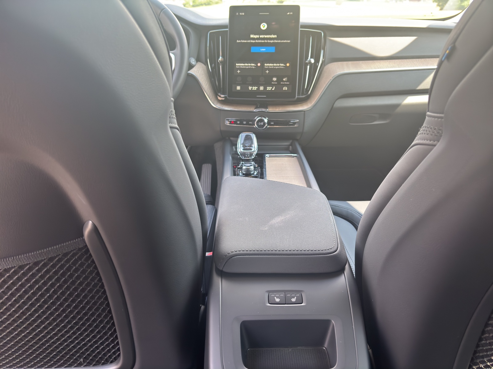 VOLVO XC60 2.0 T6 TE Plus Dark eAWD-image-13