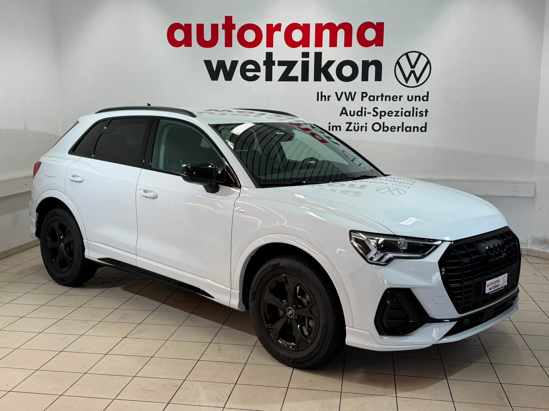 AUDI Q3 45 TFSI S line quattro S-tronic-image-0