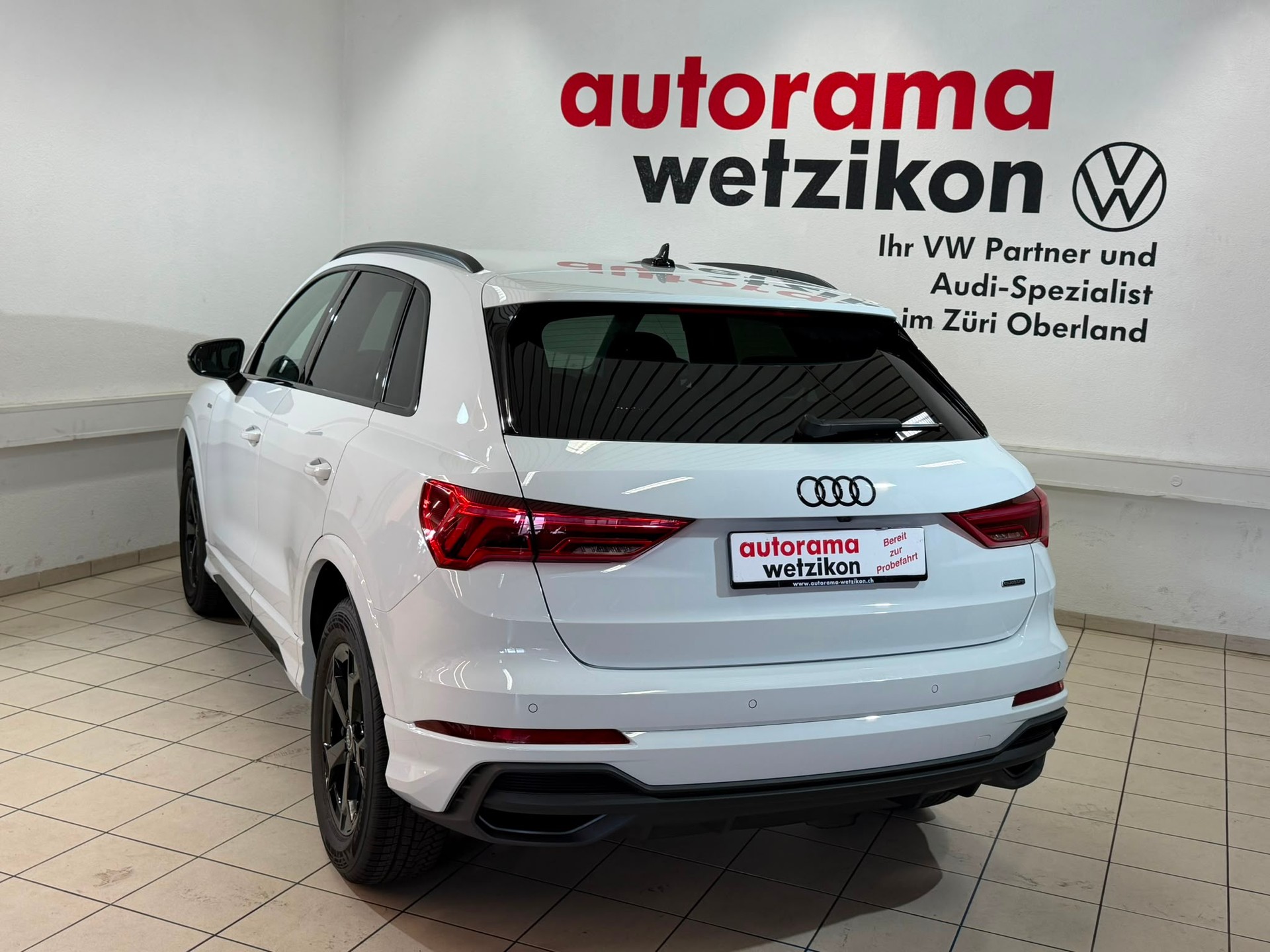 AUDI Q3 45 TFSI S line quattro S-tronic-image-3