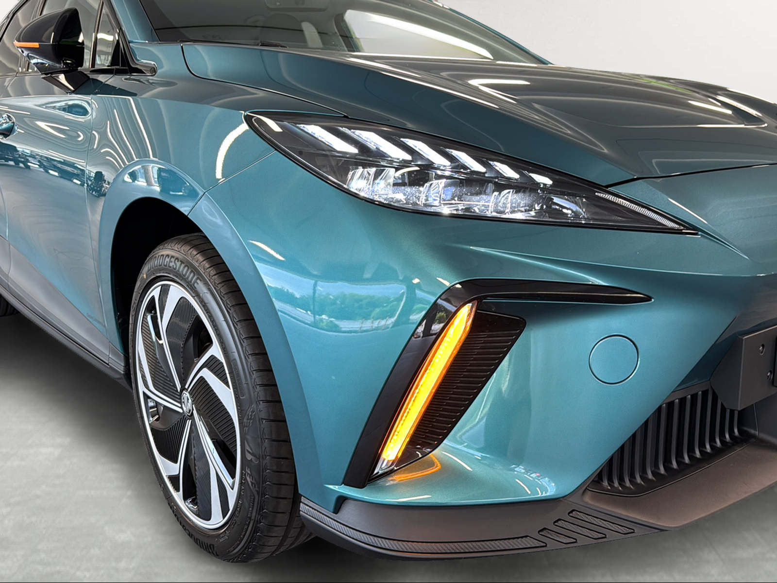 MG 4 EV 64kWh Facelift Premium-image-17