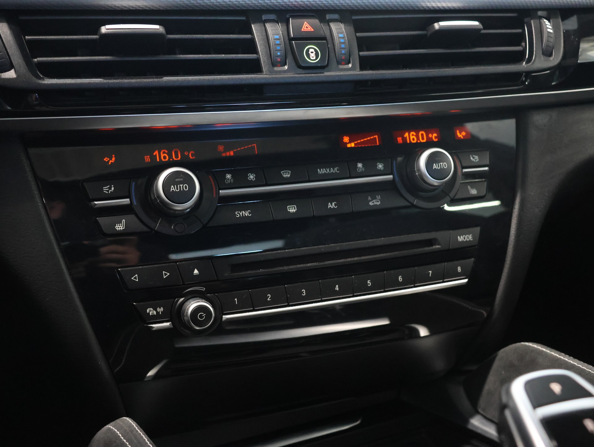 BMW X6 xDrive 30d Pure M Sport Steptronic *Rückfahrkamera* *Sitzheizung* *Panoramadach*-image-19
