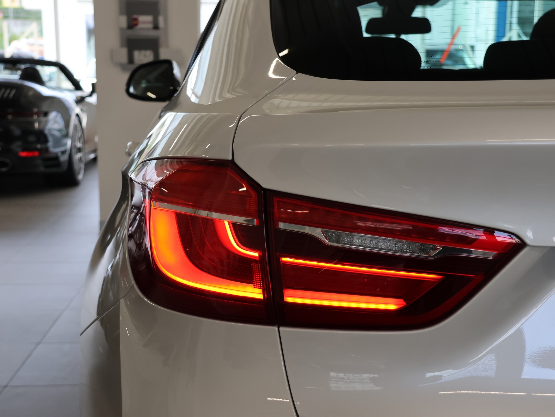 BMW X6 xDrive 30d Pure M Sport Steptronic *Rückfahrkamera* *Sitzheizung* *Panoramadach*-image-23