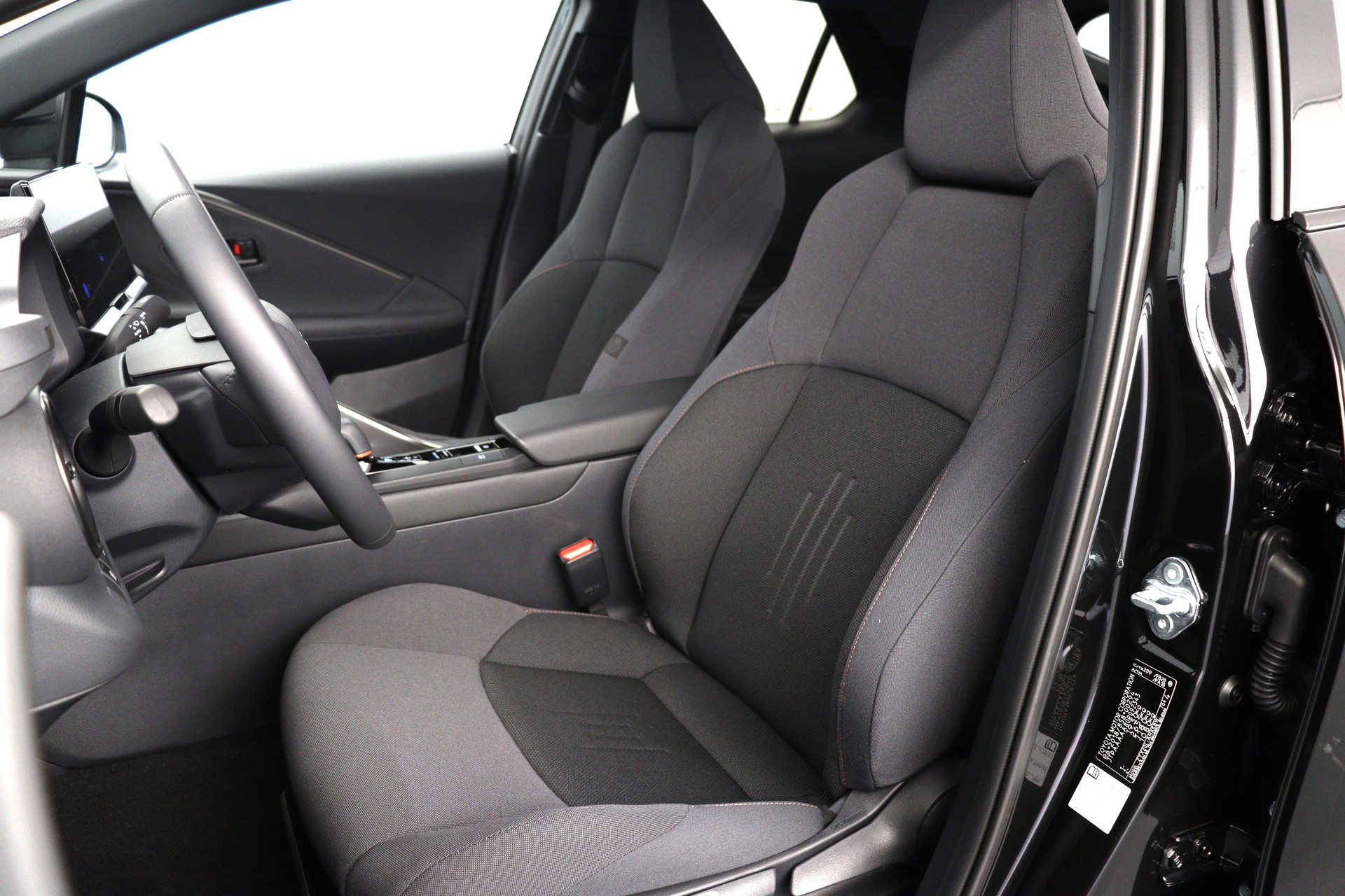 TOYOTA C-HR 1.8 HEV Trend-image-2