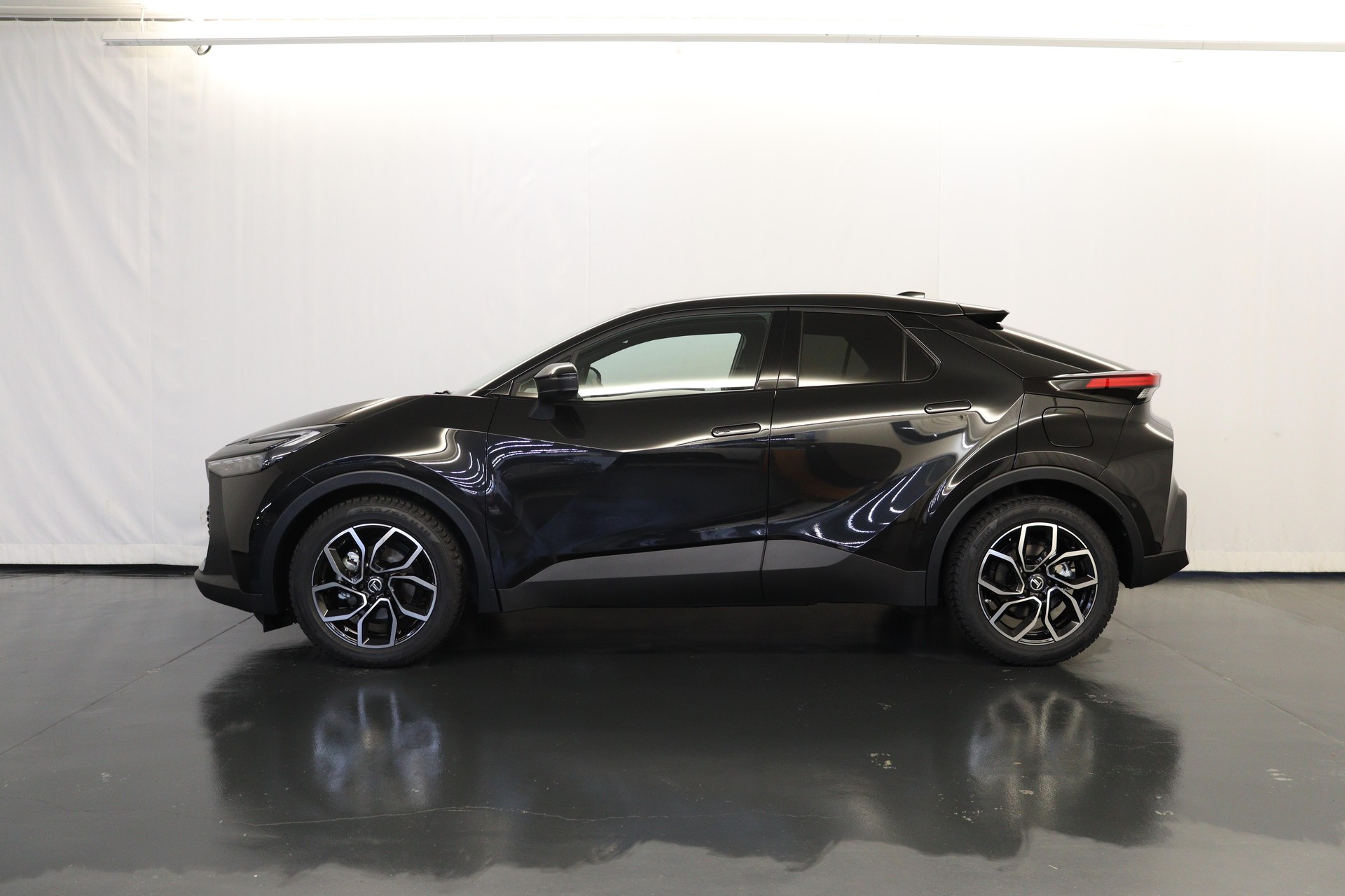 TOYOTA C-HR 1.8 HEV Trend-image-3