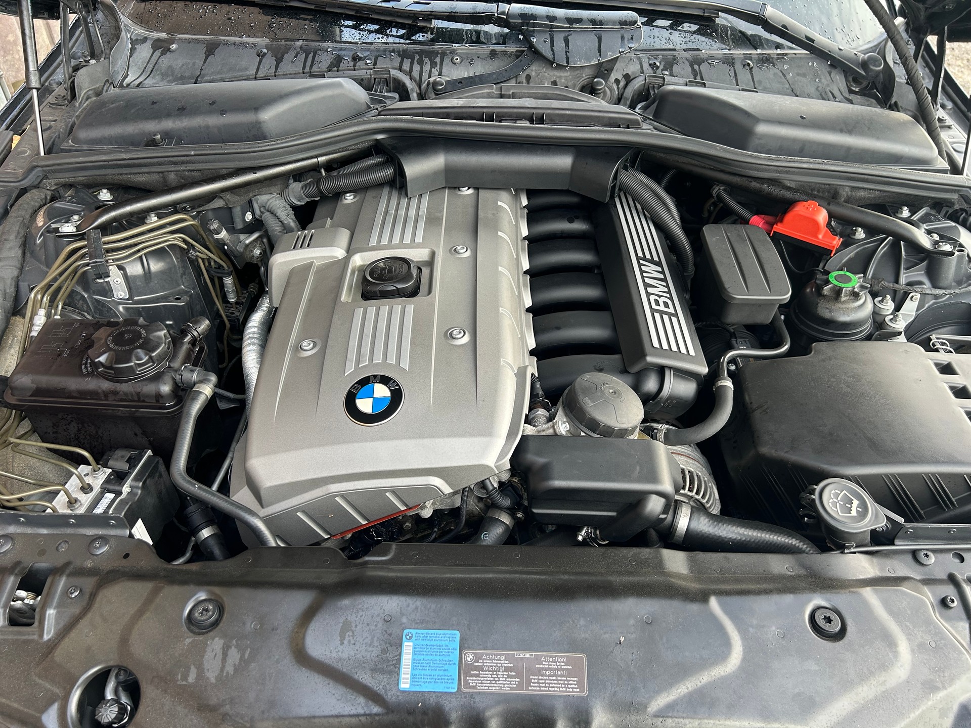 BMW 525xi-image-15