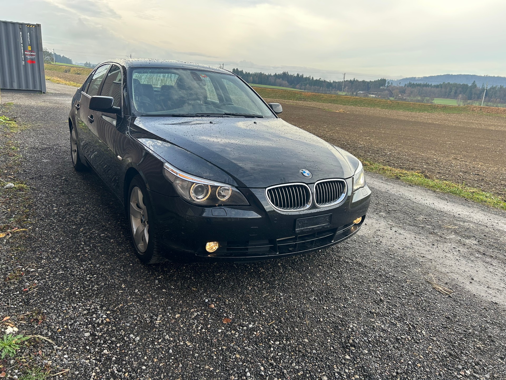 BMW 525xi-image-3