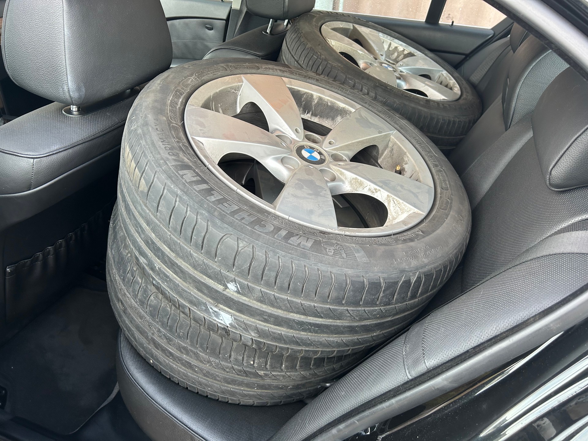 BMW 525xi-image-14