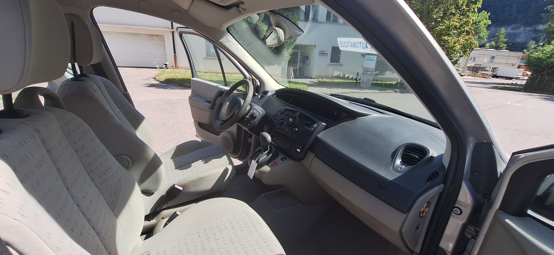 RENAULT Scénic 2.0 16V Expression-image-11