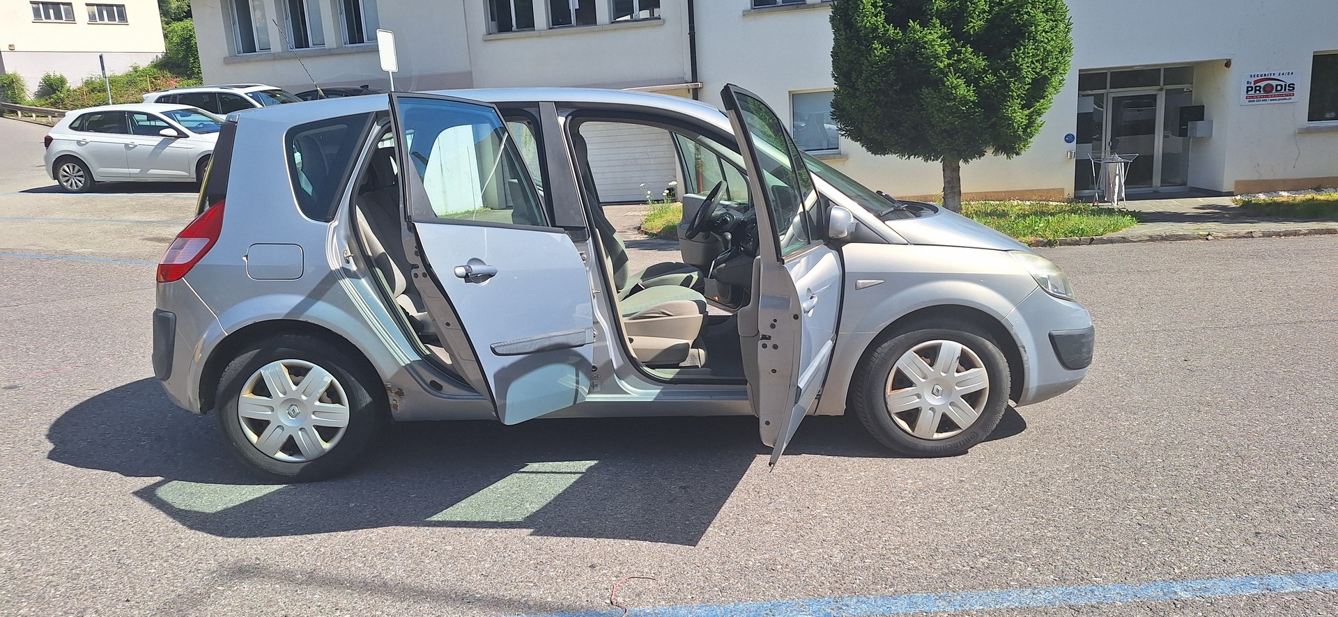 RENAULT Scénic 2.0 16V Expression-image-18