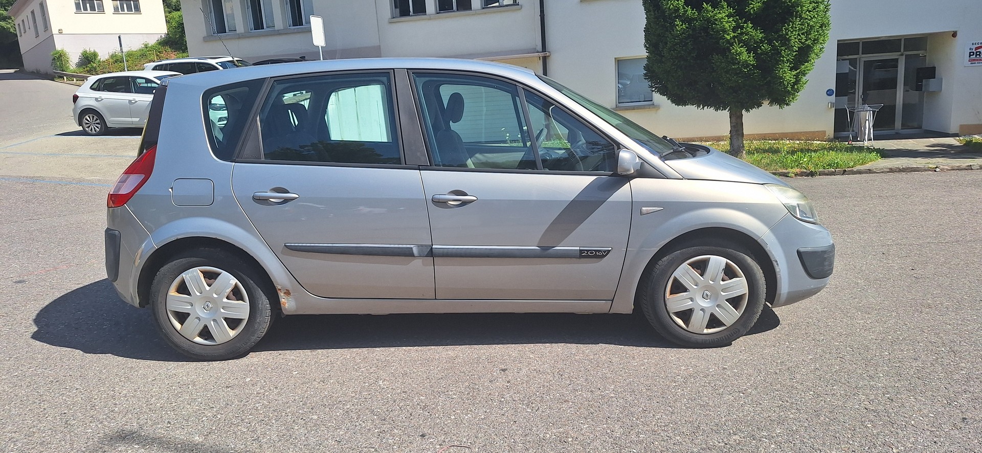 RENAULT Scénic 2.0 16V Expression-image-6