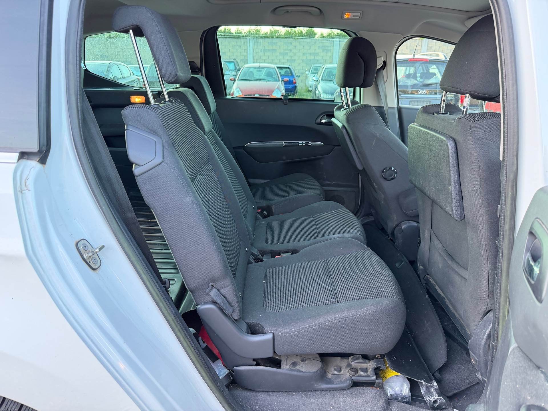 PEUGEOT 5008 1.6 16V T Active-image-8