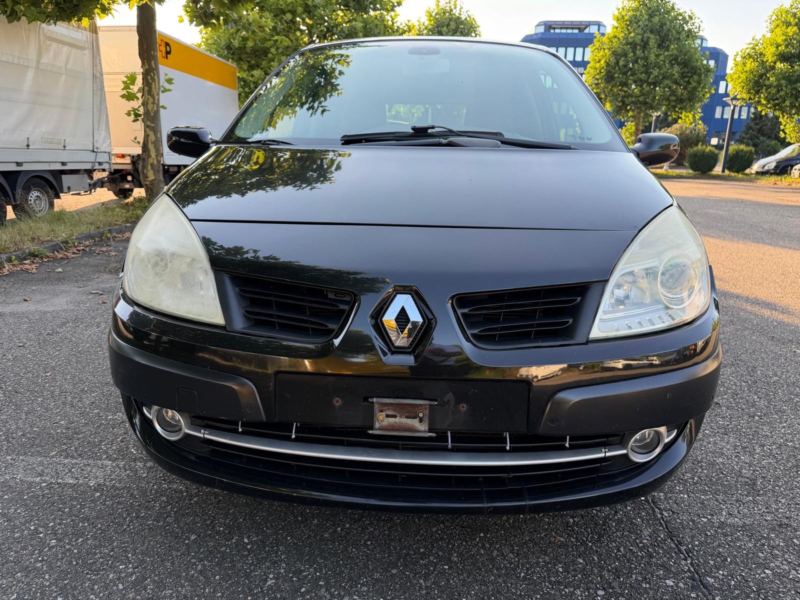 RENAULT Megan-image-1