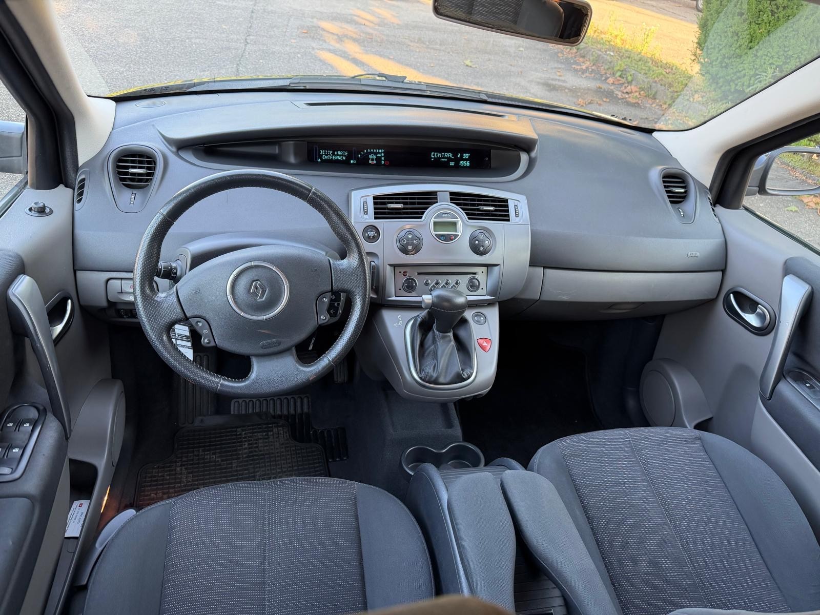 RENAULT Megan-image-8