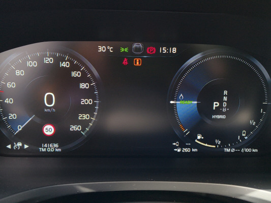 VOLVO V60 T8 eAWD R-Design-image-11