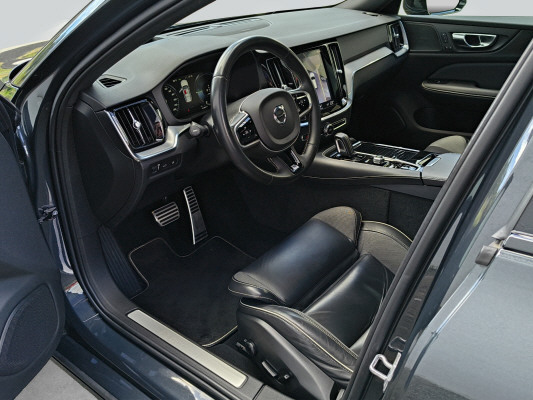 VOLVO V60 T8 eAWD R-Design-image-10
