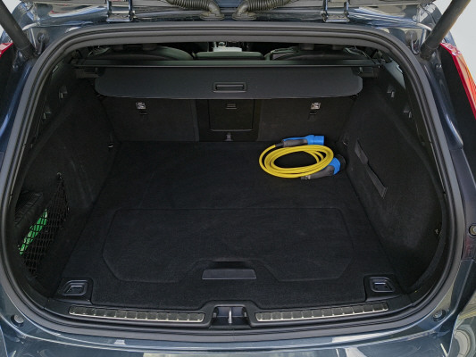 VOLVO V60 T8 eAWD R-Design-image-8