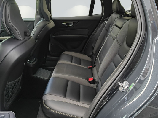 VOLVO V60 T8 eAWD R-Design-image-9