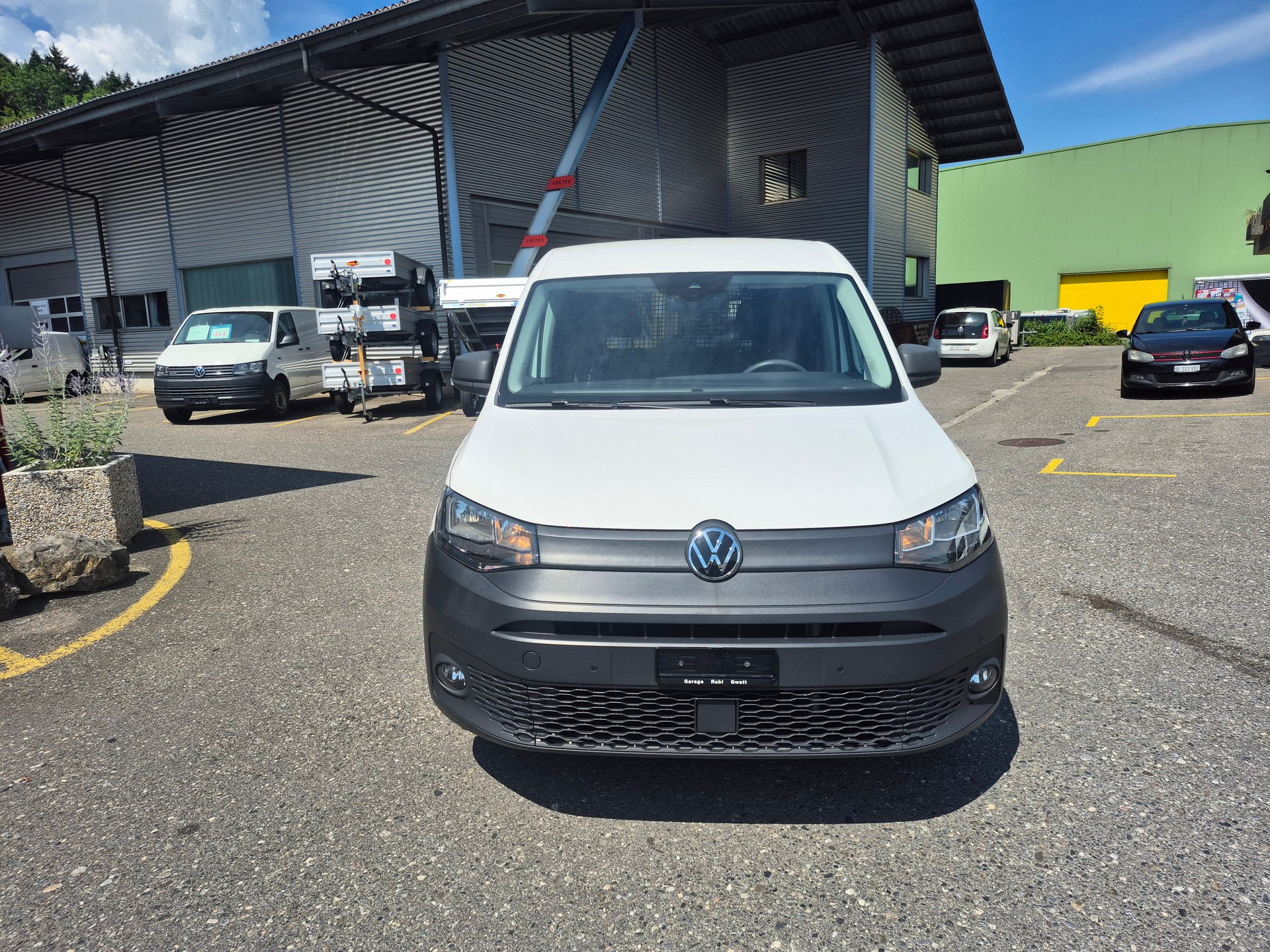 VW Caddy Cargo 2.0TDI Maxi-image-1