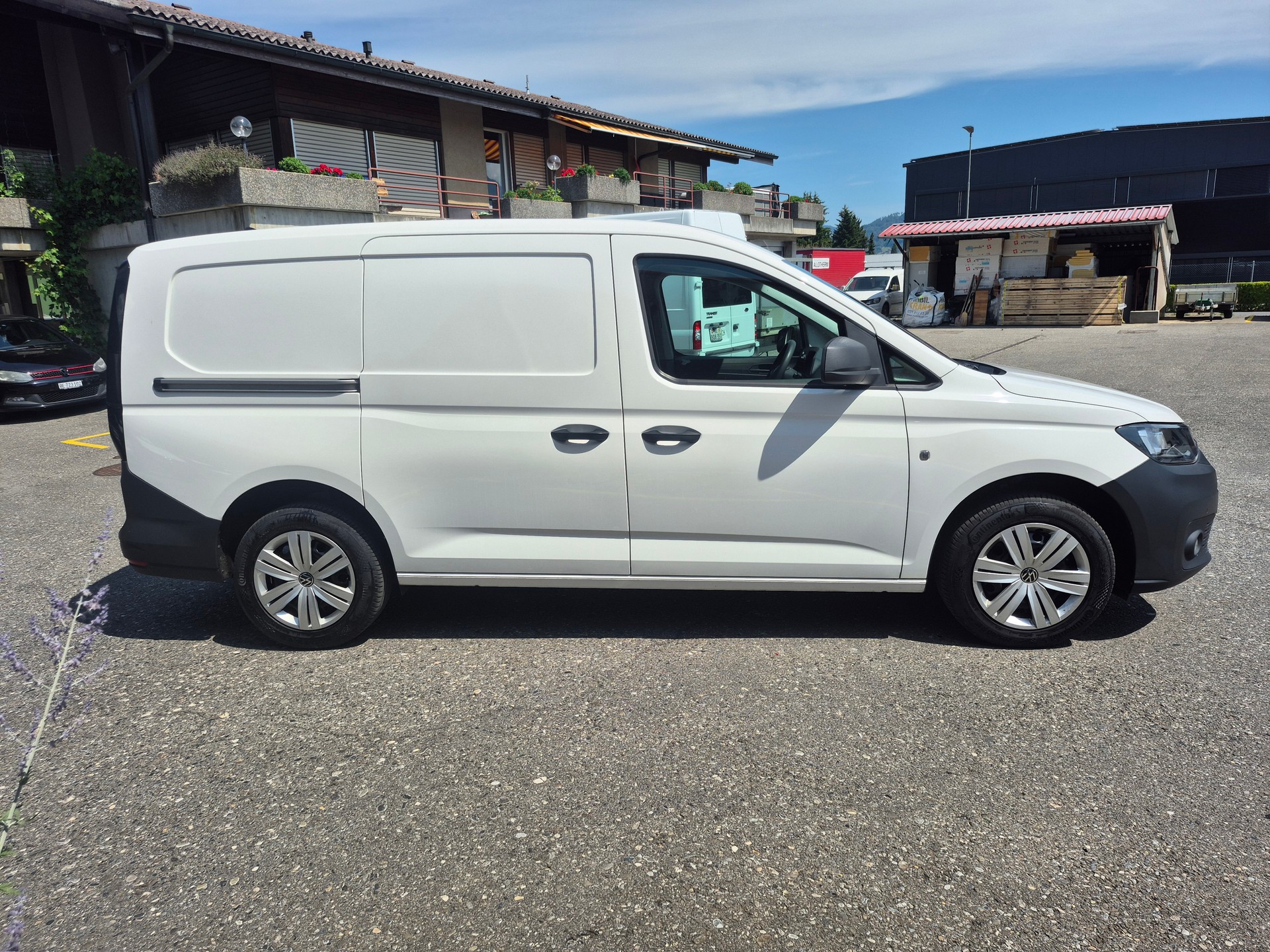 VW Caddy Cargo 2.0TDI Maxi-image-3