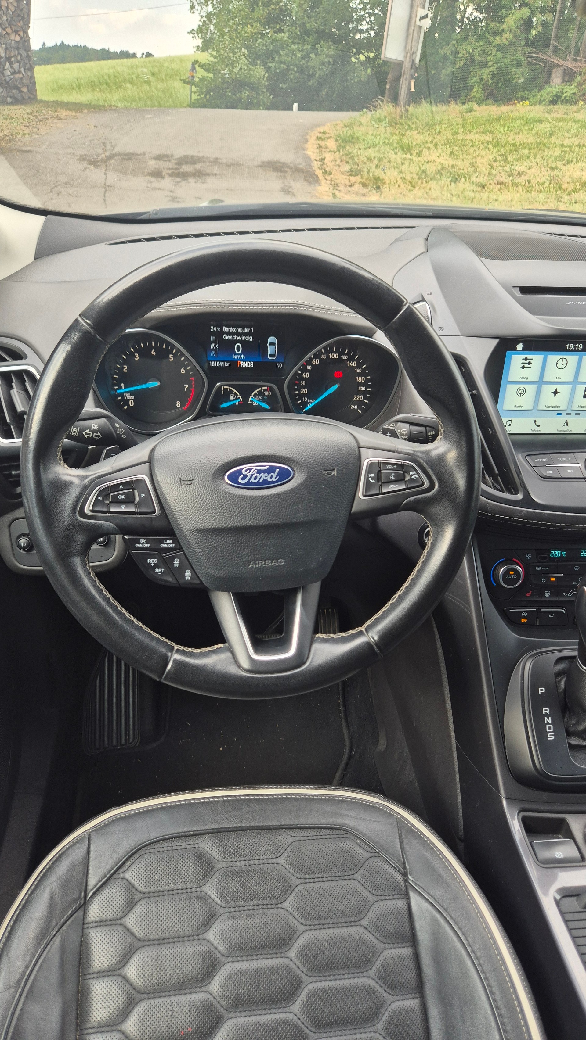 FORD Kuga 1.5 SCTi Vignale 4WD Automatic-image-13