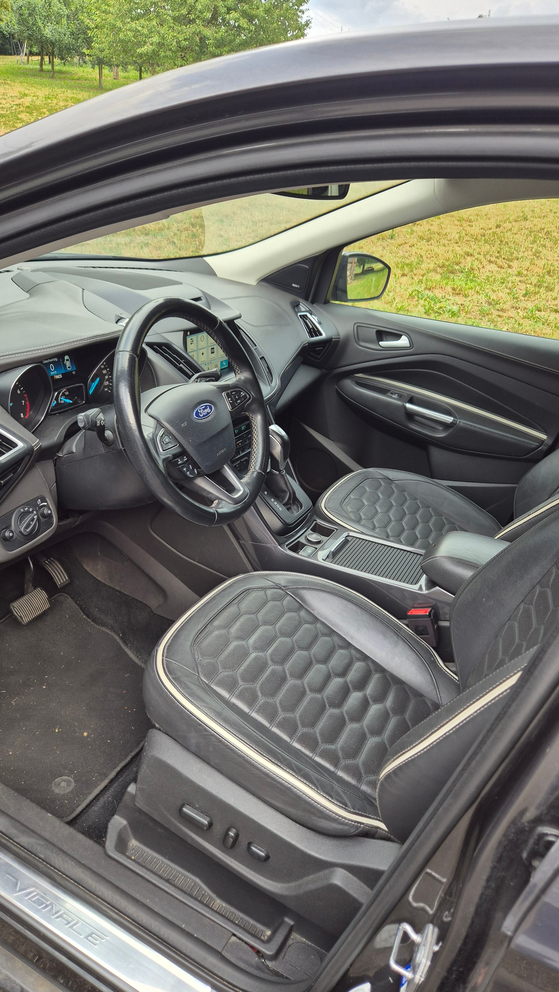 FORD Kuga 1.5 SCTi Vignale 4WD Automatic-image-11