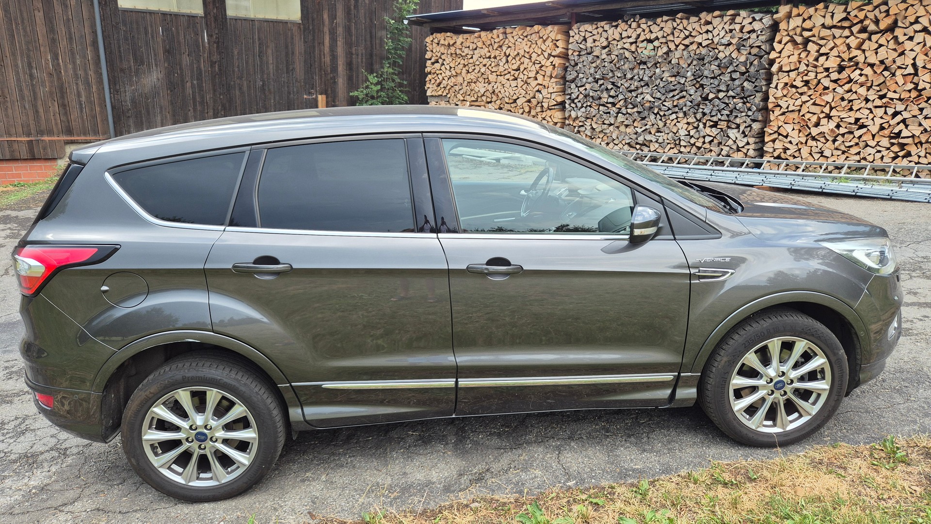FORD Kuga 1.5 SCTi Vignale 4WD Automatic-image-1