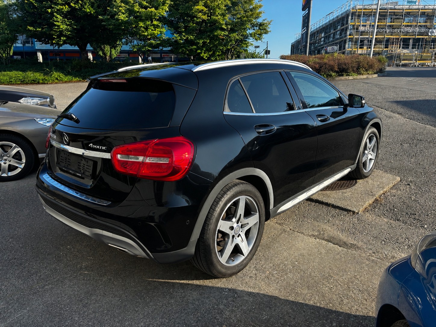 MERCEDES-BENZ GLA 250 AMG Line 4Matic 7G-DCT-image-5