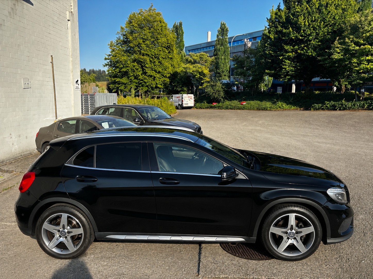 MERCEDES-BENZ GLA 250 AMG Line 4Matic 7G-DCT-image-6