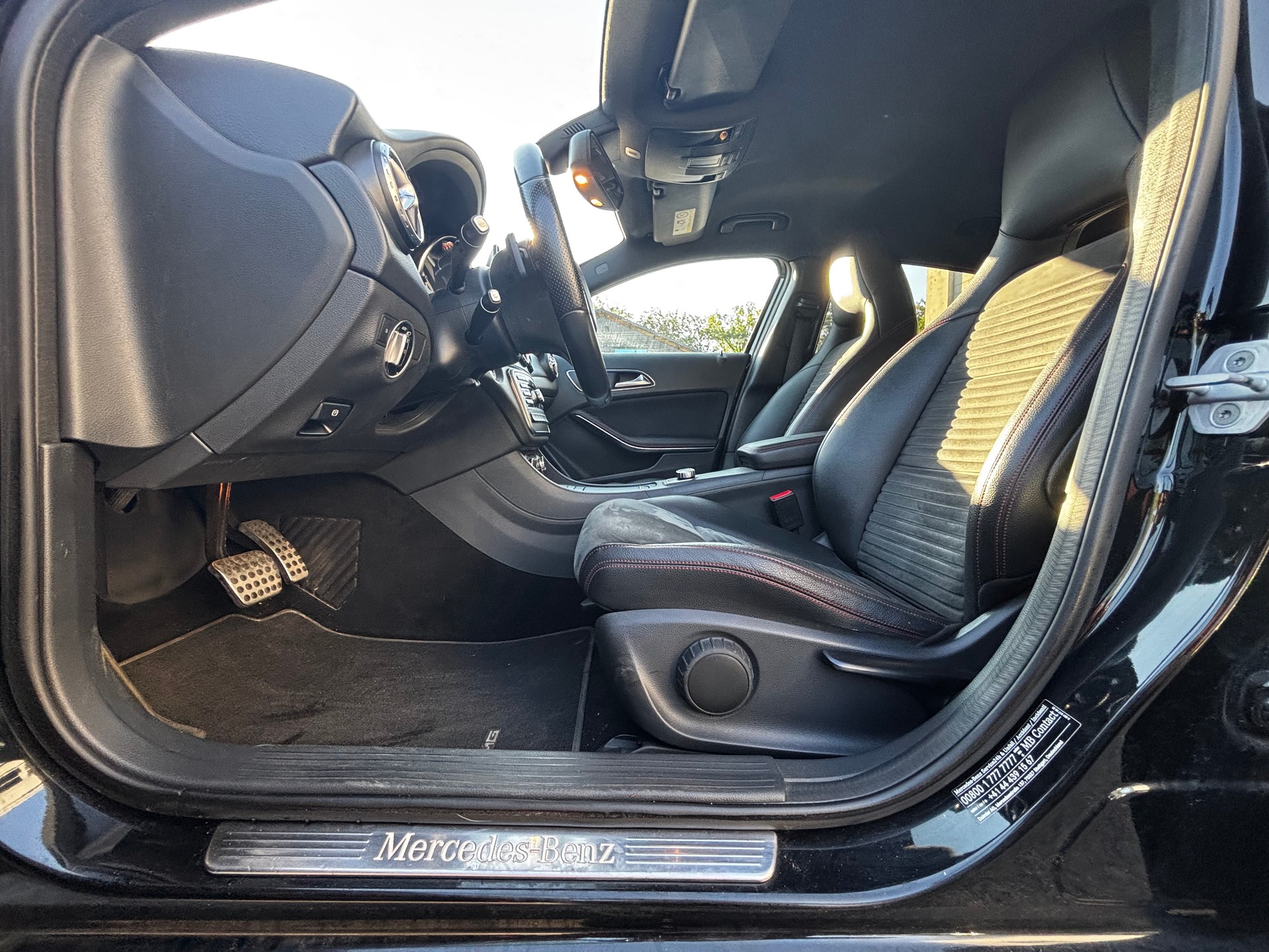 MERCEDES-BENZ GLA 250 AMG Line 4Matic 7G-DCT-image-9
