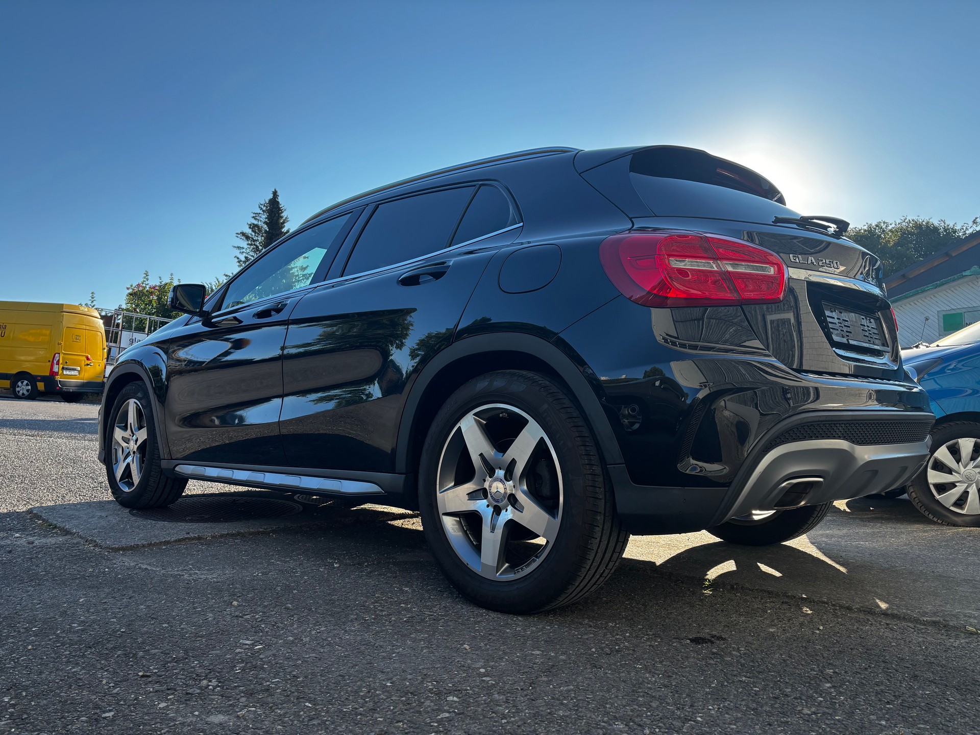 MERCEDES-BENZ GLA 250 AMG Line 4Matic 7G-DCT-image-3