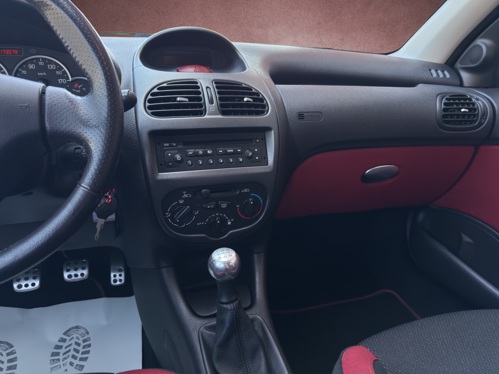 PEUGEOT 206 1.4 16V Extravaganza-image-9