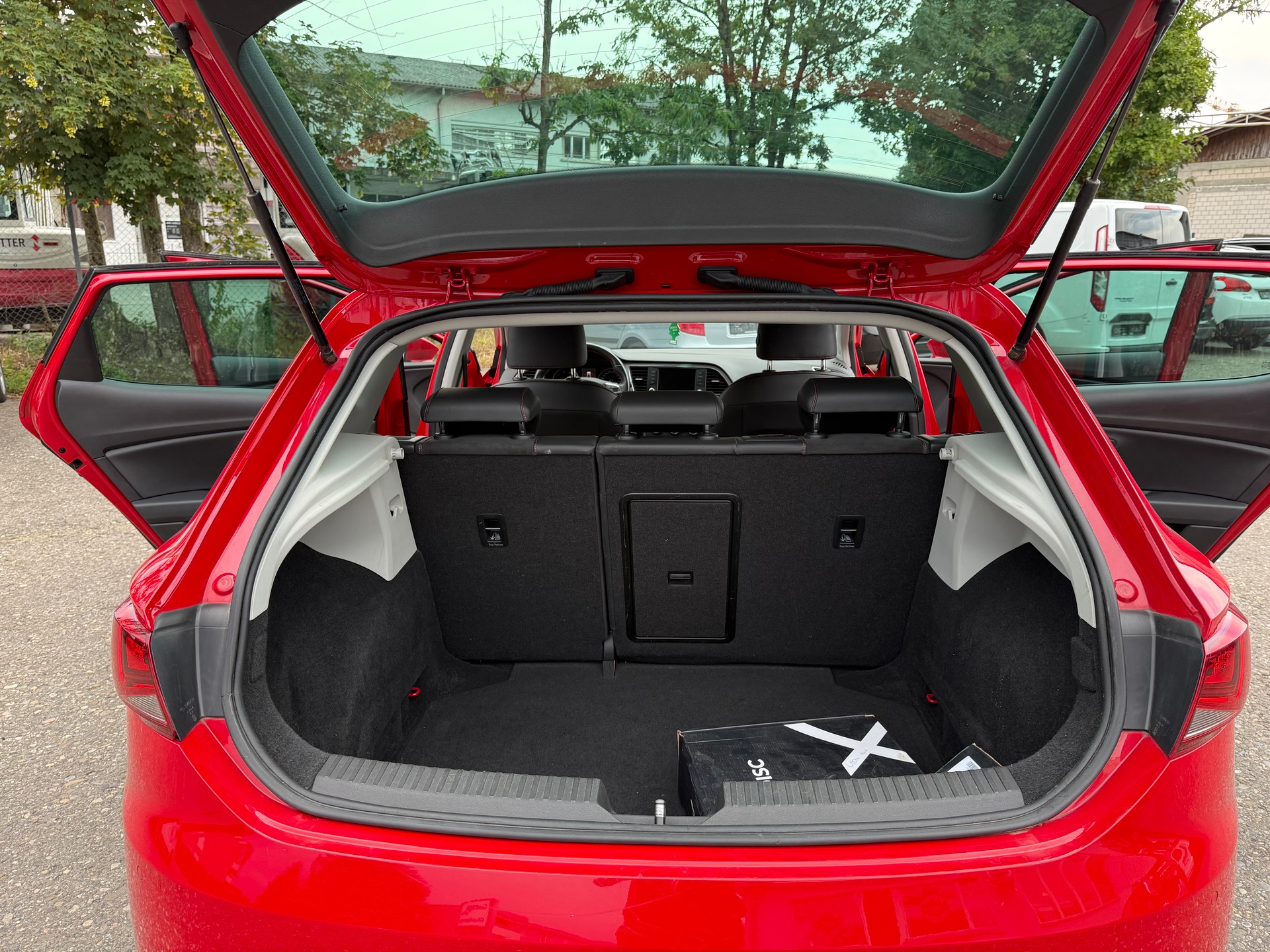 SEAT Leon 1.8 TSI FR DSG-image-11