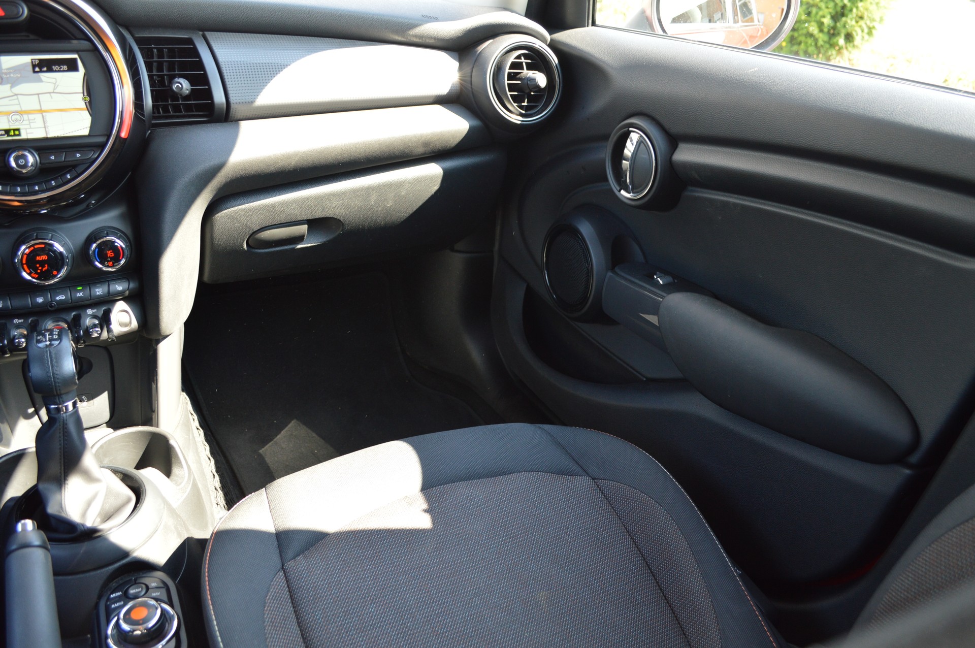 MINI Cooper Steptronic-image-14