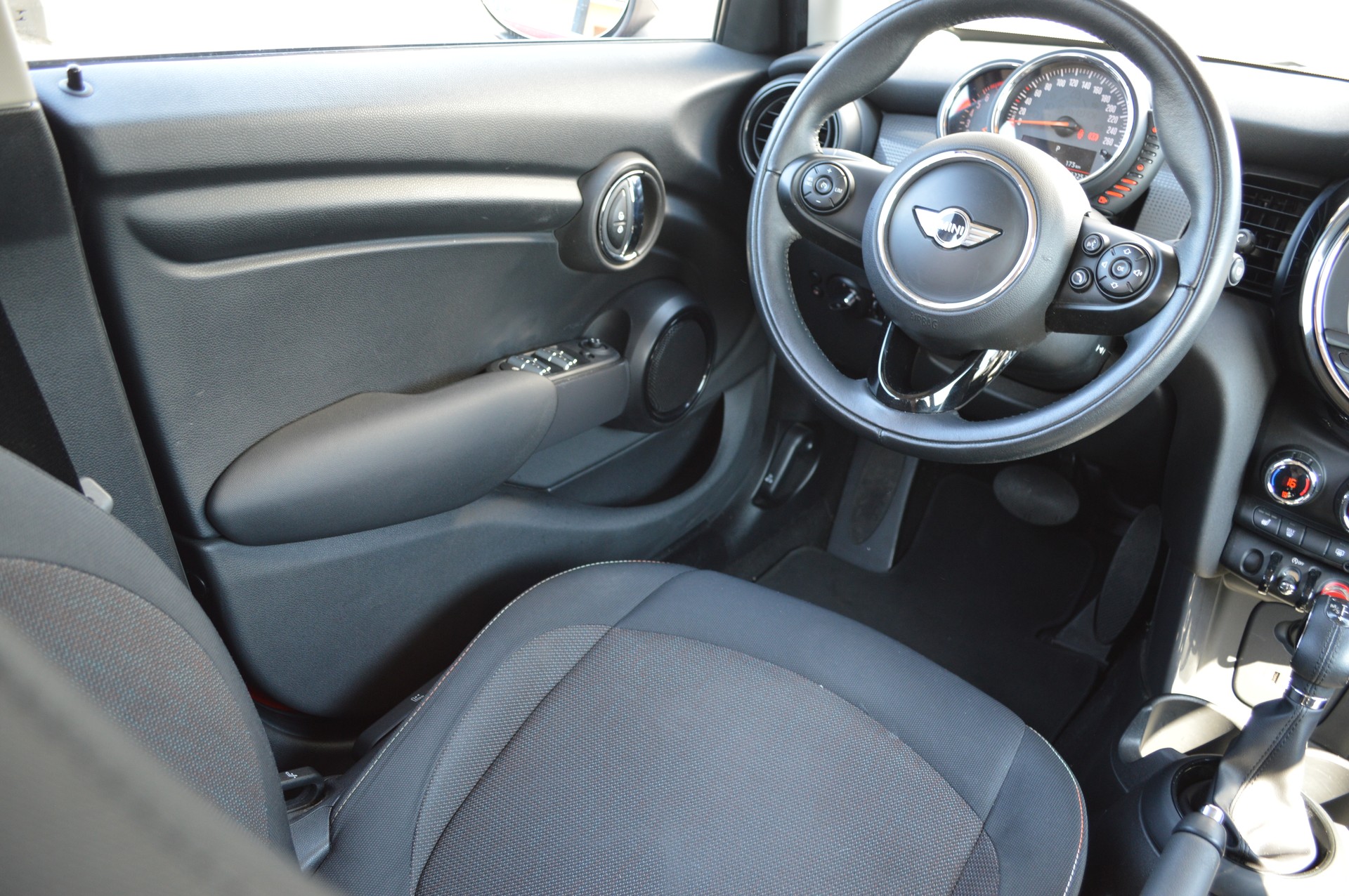 MINI Cooper Steptronic-image-11