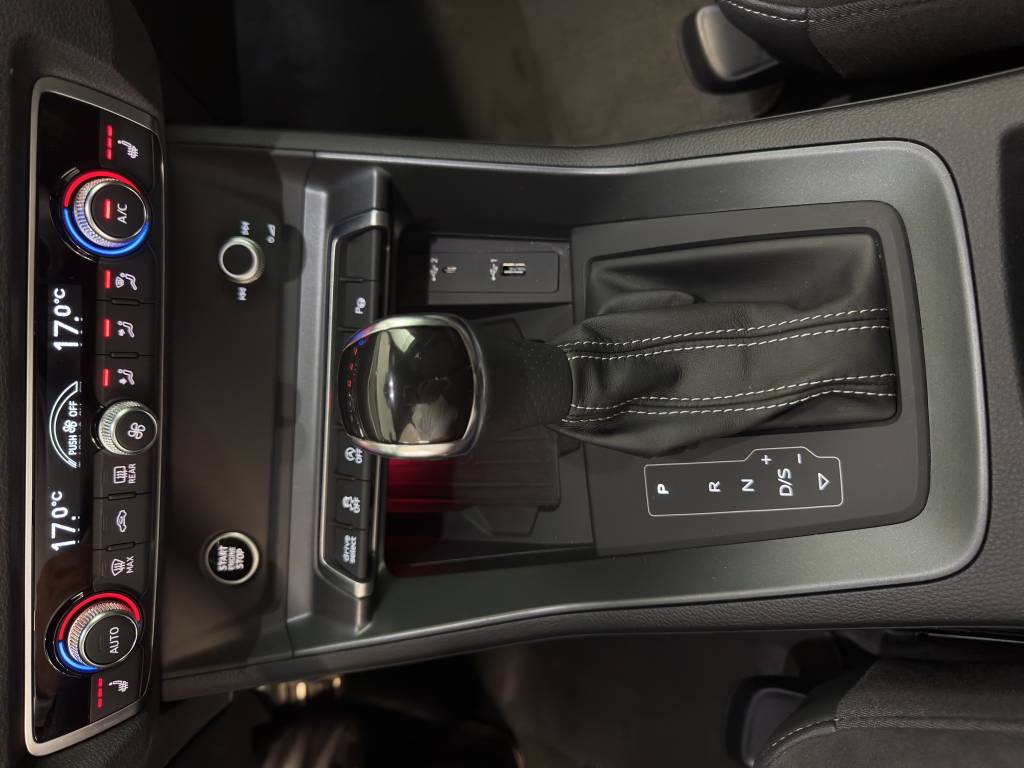 AUDI Q3 Sportback 35 TFSI S line Attraction S-tronic-image-12