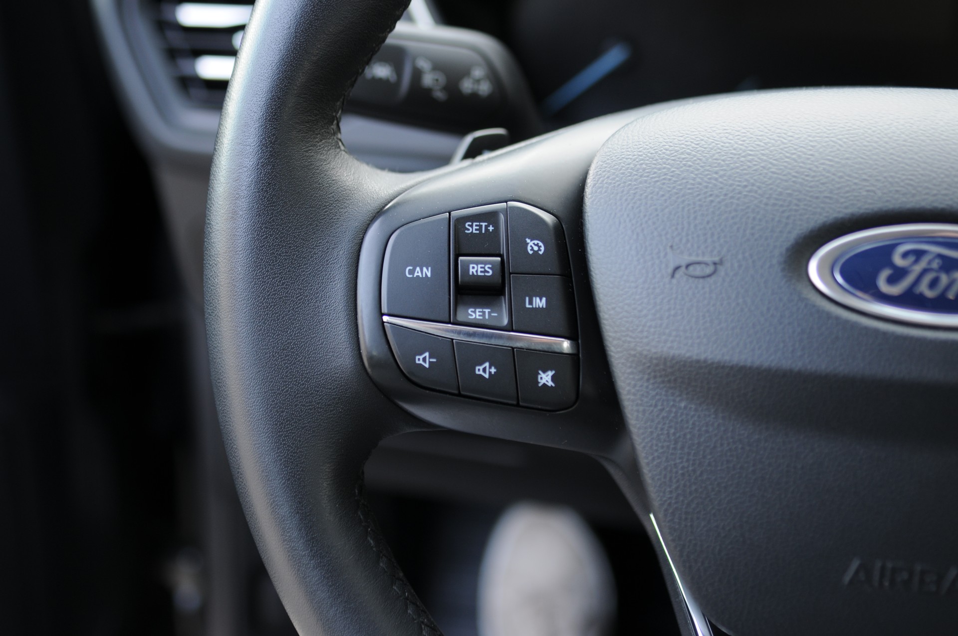 FORD Focus 1.0 SCTi Trend+ Automatic-image-12