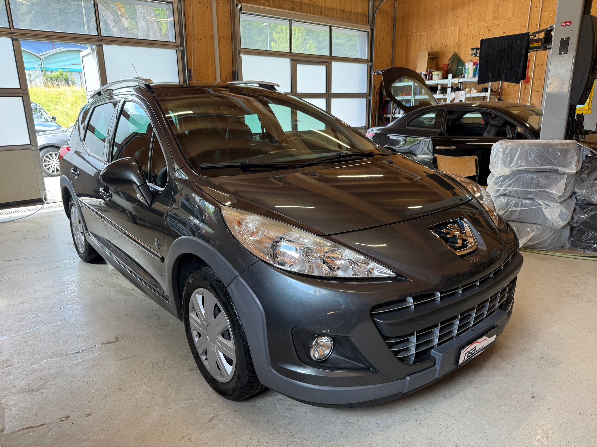 PEUGEOT 207 SW 1.6 HDI Active-image-2