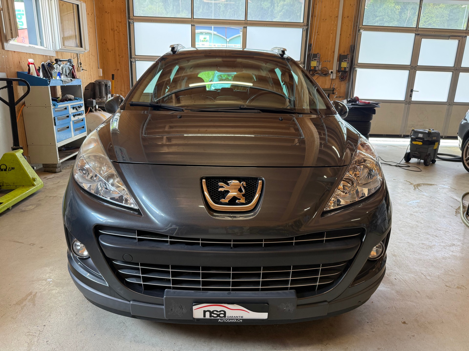 PEUGEOT 207 SW 1.6 HDI Active-image-1