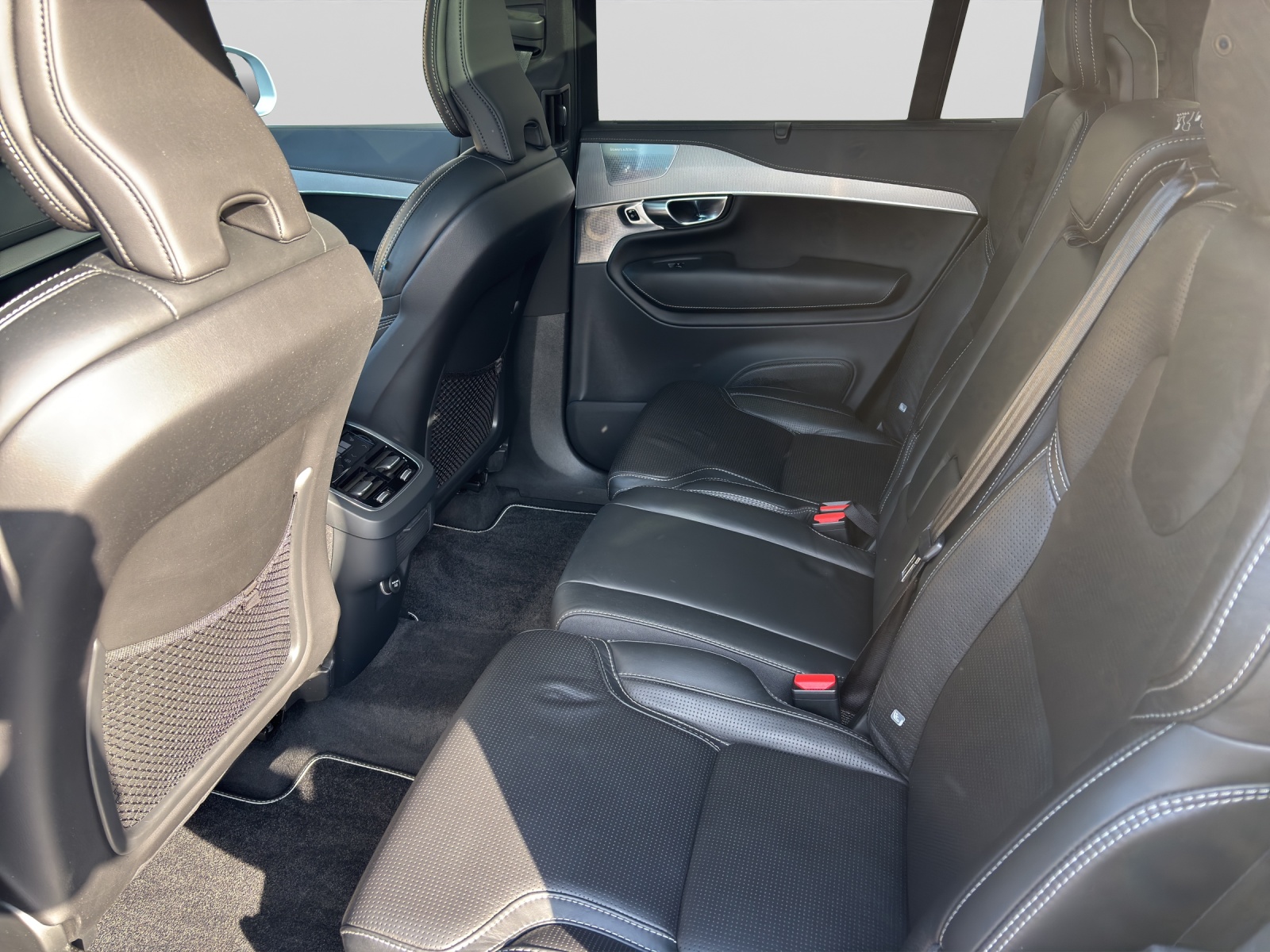 VOLVO XC90 2.0 D5 R-Design 7P. AWD-image-4
